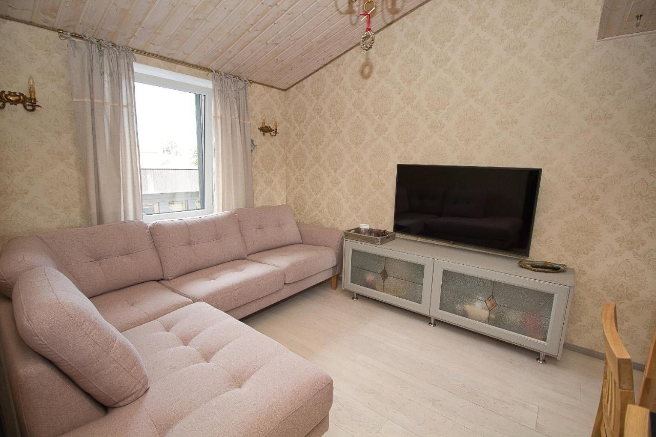 Apartment With Private Garden And Large Balcony Pärnu